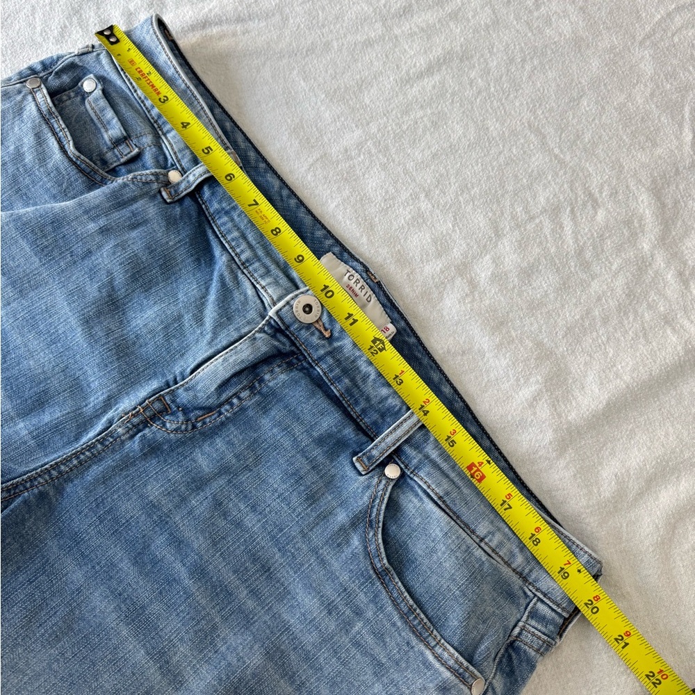 torrid Light Blue Denim Jean Shorts - Picture 4 of 7